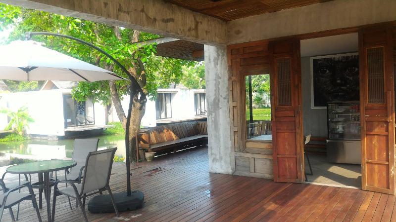 Into The Forest Resort Bangkok Extérieur photo