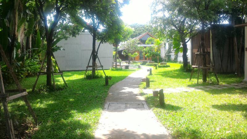 Into The Forest Resort Bangkok Extérieur photo